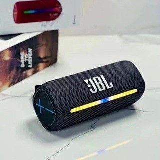 نمایی از اسپیکر JBL P5PRO